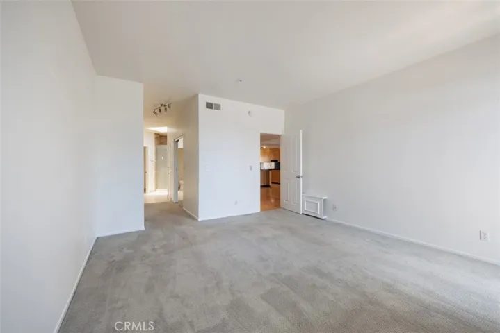 2604 E 20th Street 305, Signal Hill, California 90755