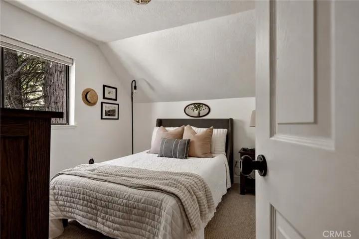 410 Bel Air Drive, Lake Arrowhead, California 92352