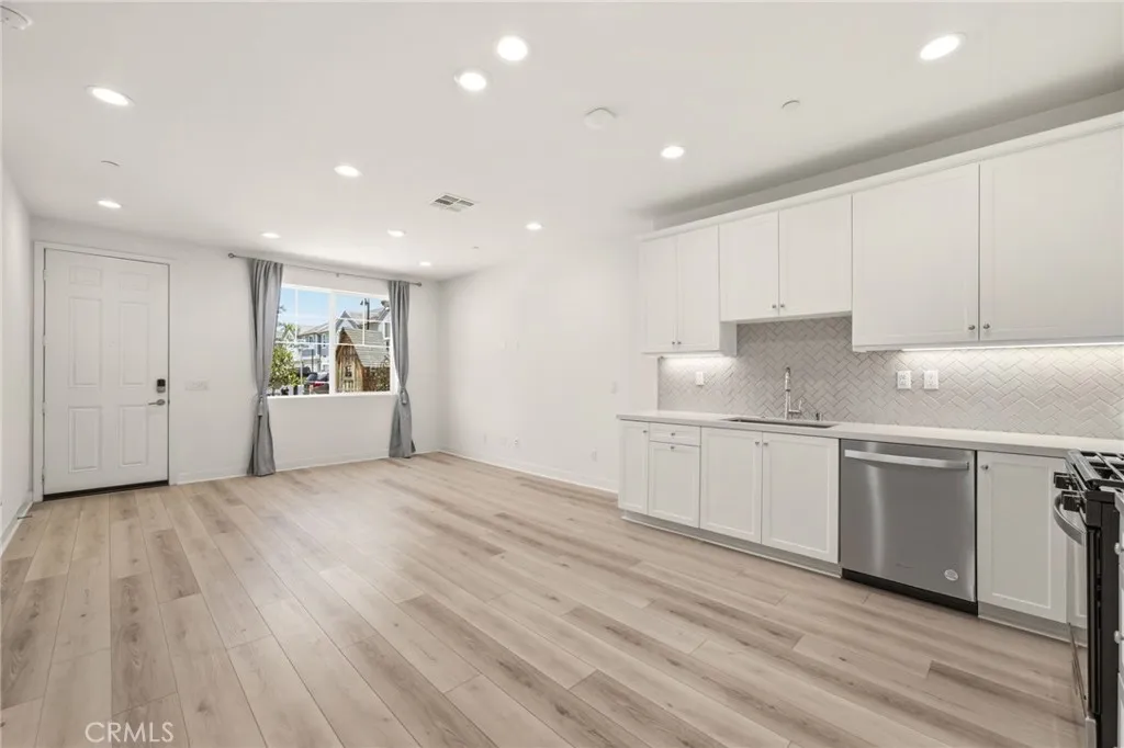 Living Room/Kitchen