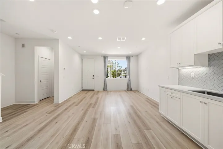 Living Room/Kitchen