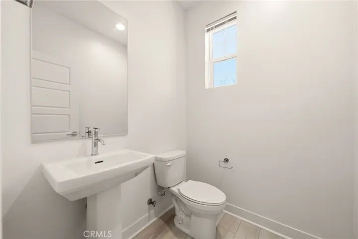 1/2 Bathroom