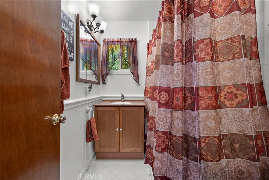Hallway bathroom #1