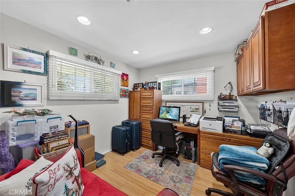 2nd bedroom