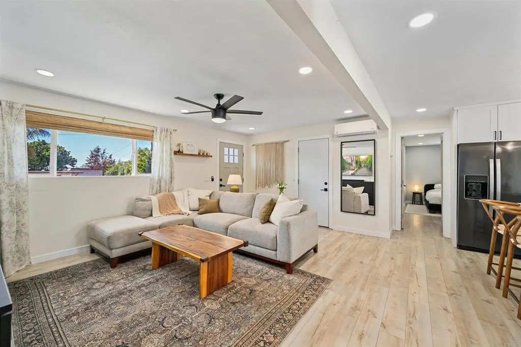 Den/Family/Great Room