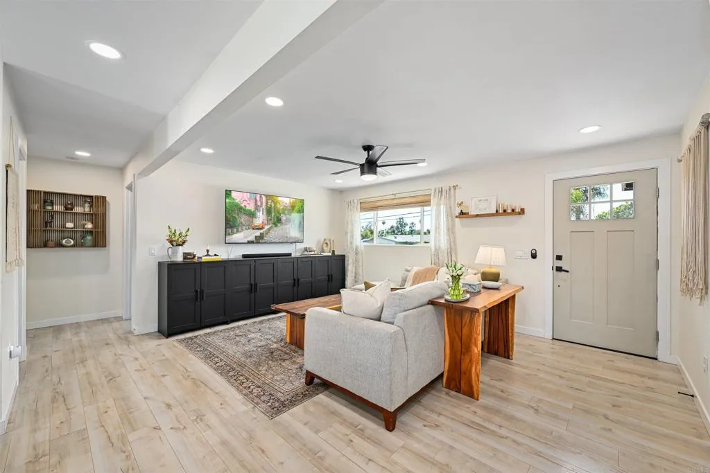 Den/Family/Great Room