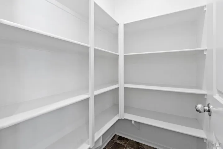 Walk-in Pantry