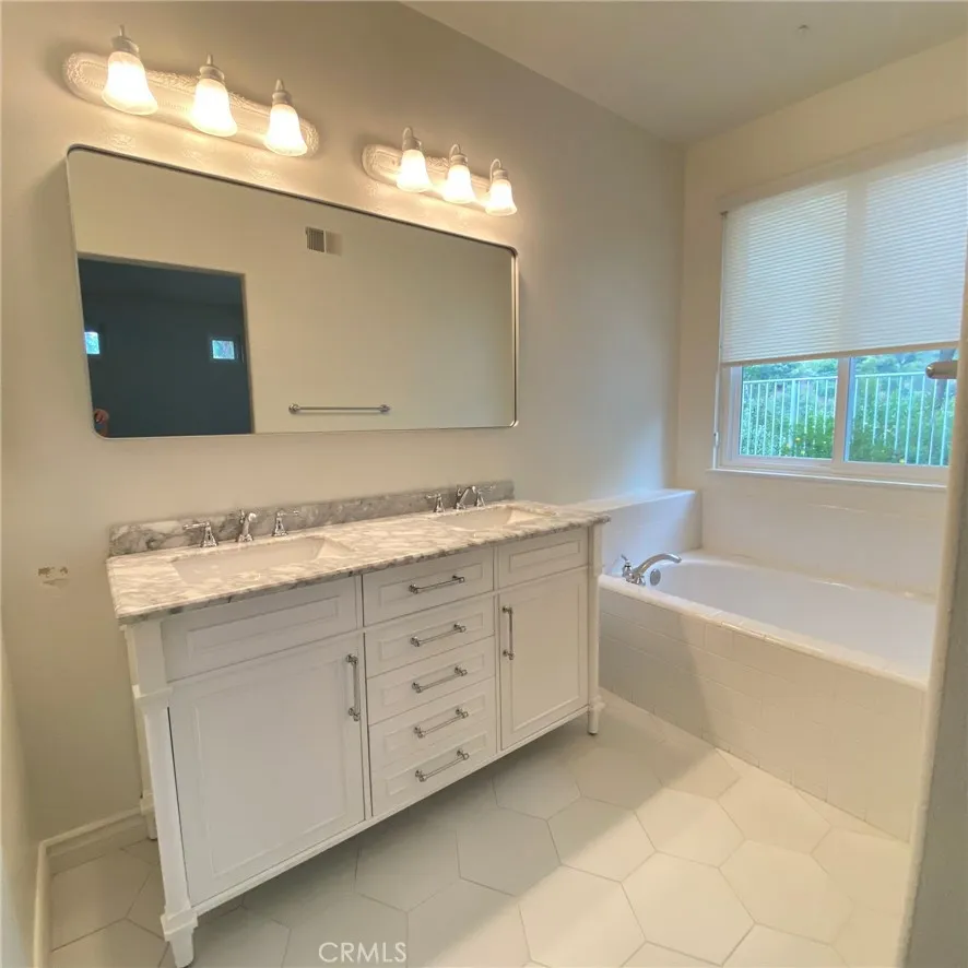 Primary​​‌​​​​‌​​‌‌​​‌​​​‌‌​​​‌​​‌‌​​‌‌​​‌‌​​​​ Bath