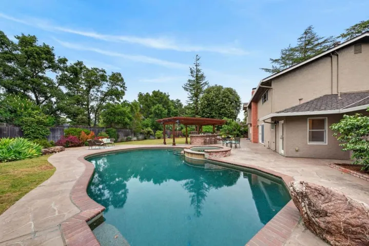 19121 Harleigh Drive, Saratoga, California 95070