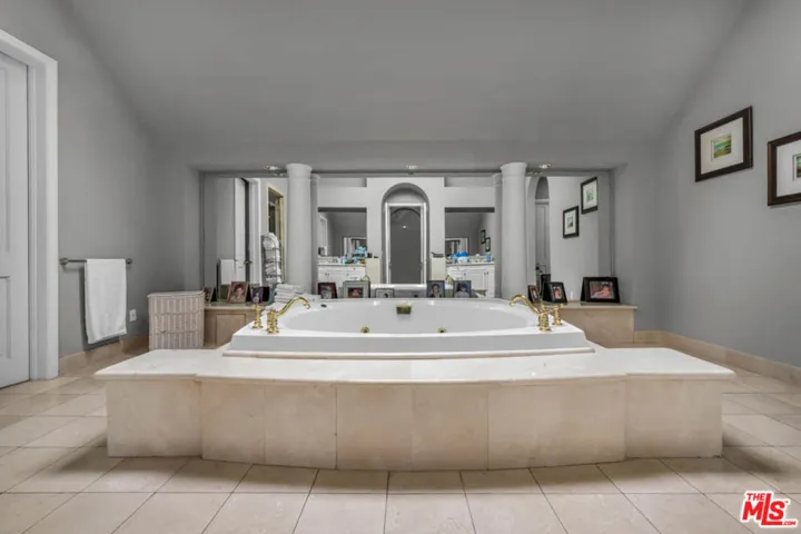 851 Devon Avenue, Los Angeles, California 90024