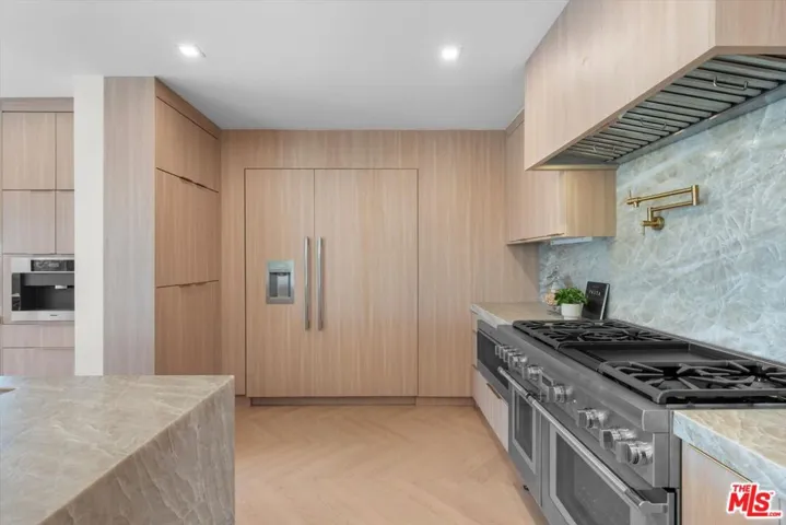 4847 Brewster Drive, Tarzana, California 91356