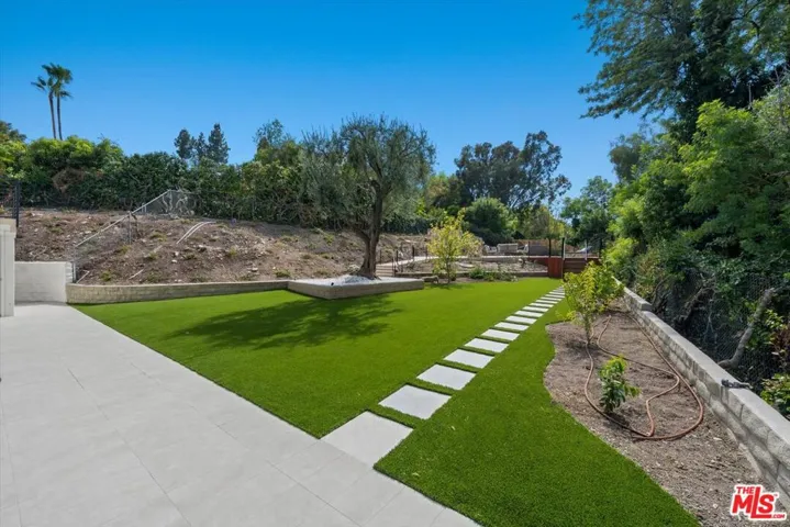 4847 Brewster Drive, Tarzana, California 91356