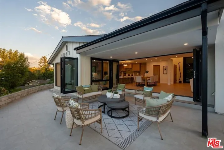 4847 Brewster Drive, Tarzana, California 91356