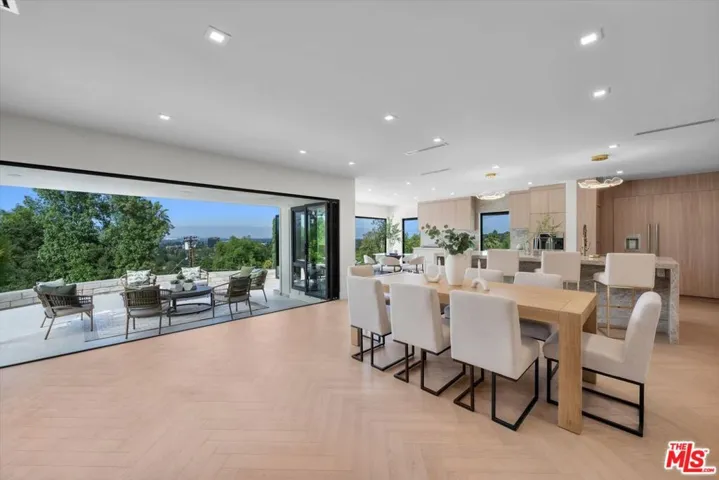 4847 Brewster Drive, Tarzana, California 91356