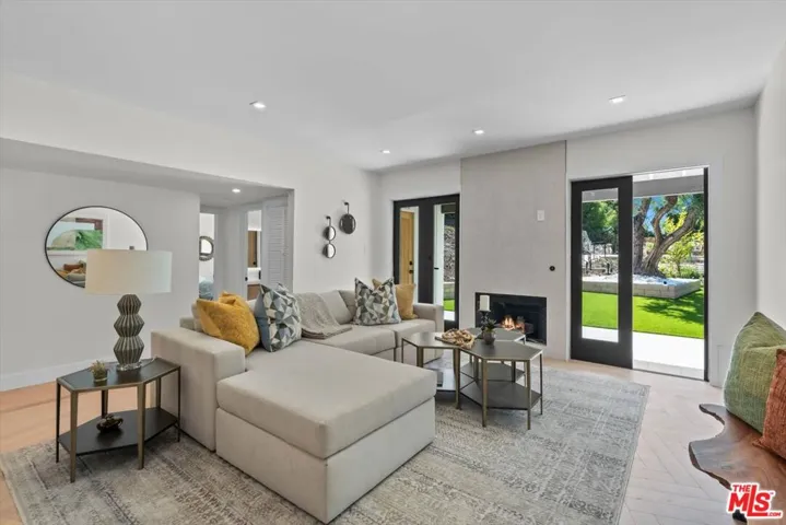 4847 Brewster Drive, Tarzana, California 91356