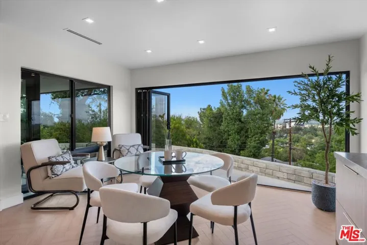 4847 Brewster Drive, Tarzana, California 91356