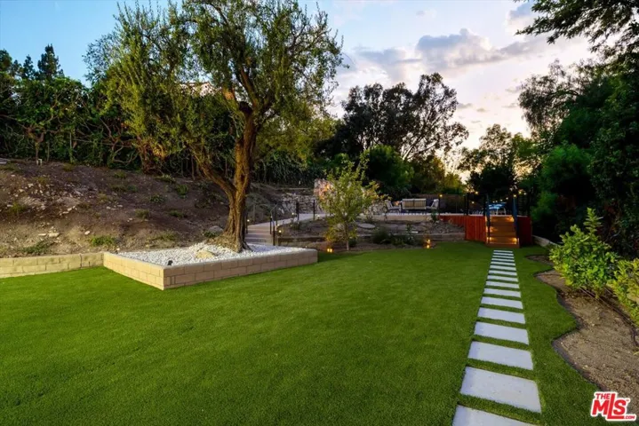 4847 Brewster Drive, Tarzana, California 91356