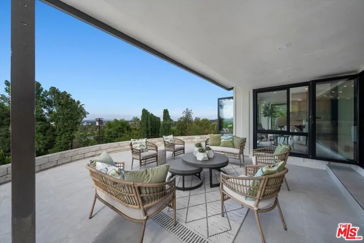 4847 Brewster Drive, Tarzana, California 91356
