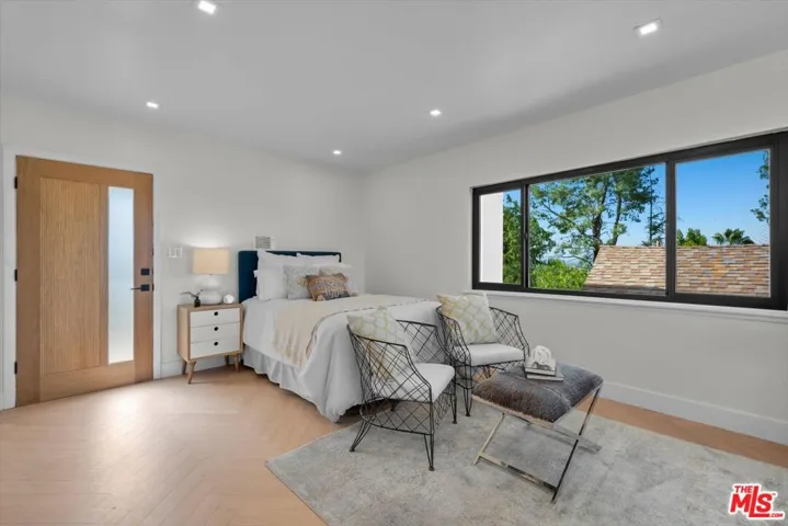 4847 Brewster Drive, Tarzana, California 91356