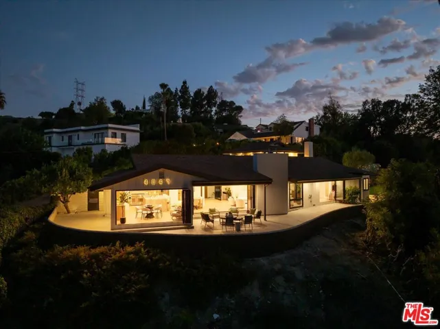 4847 Brewster Drive, Tarzana, California 91356