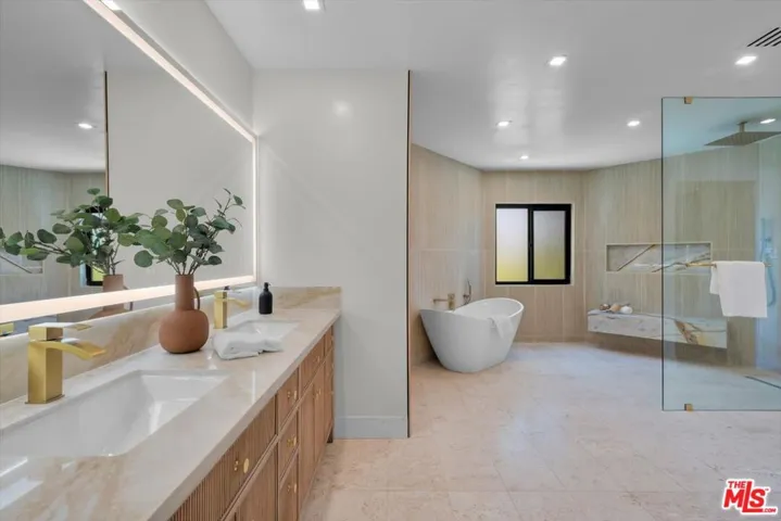 4847 Brewster Drive, Tarzana, California 91356