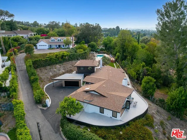 4847 Brewster Drive, Tarzana, California 91356