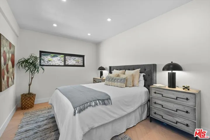 4847 Brewster Drive, Tarzana, California 91356