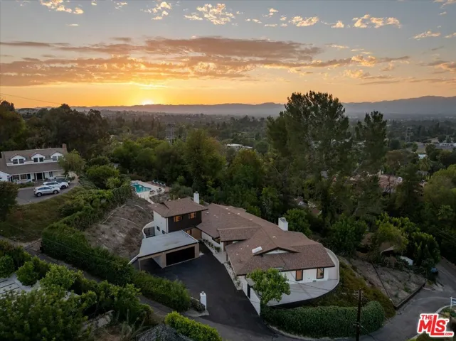 4847 Brewster Drive, Tarzana, California 91356