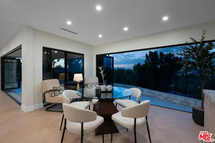 4847 Brewster Drive, Tarzana, California 91356