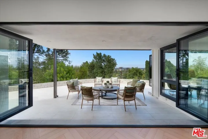 4847 Brewster Drive, Tarzana, California 91356
