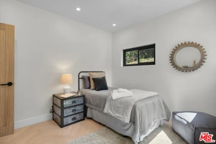 4847 Brewster Drive, Tarzana, California 91356