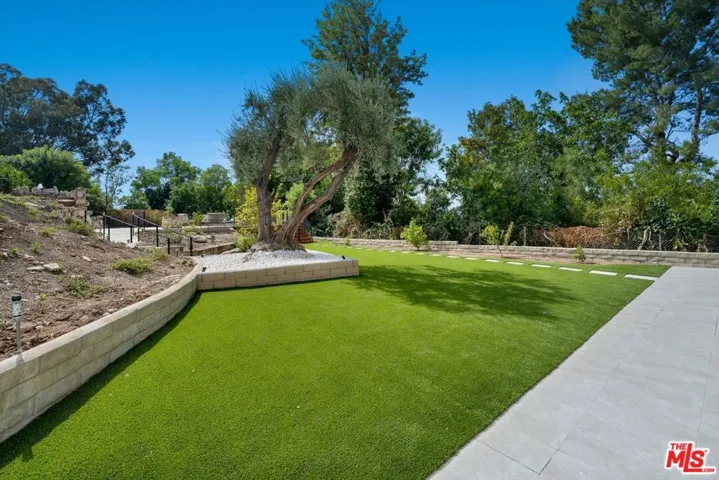 4847 Brewster Drive, Tarzana, California 91356