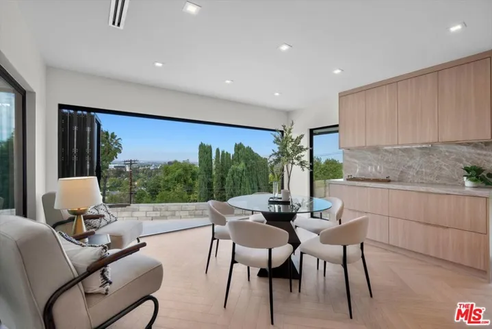 4847 Brewster Drive, Tarzana, California 91356