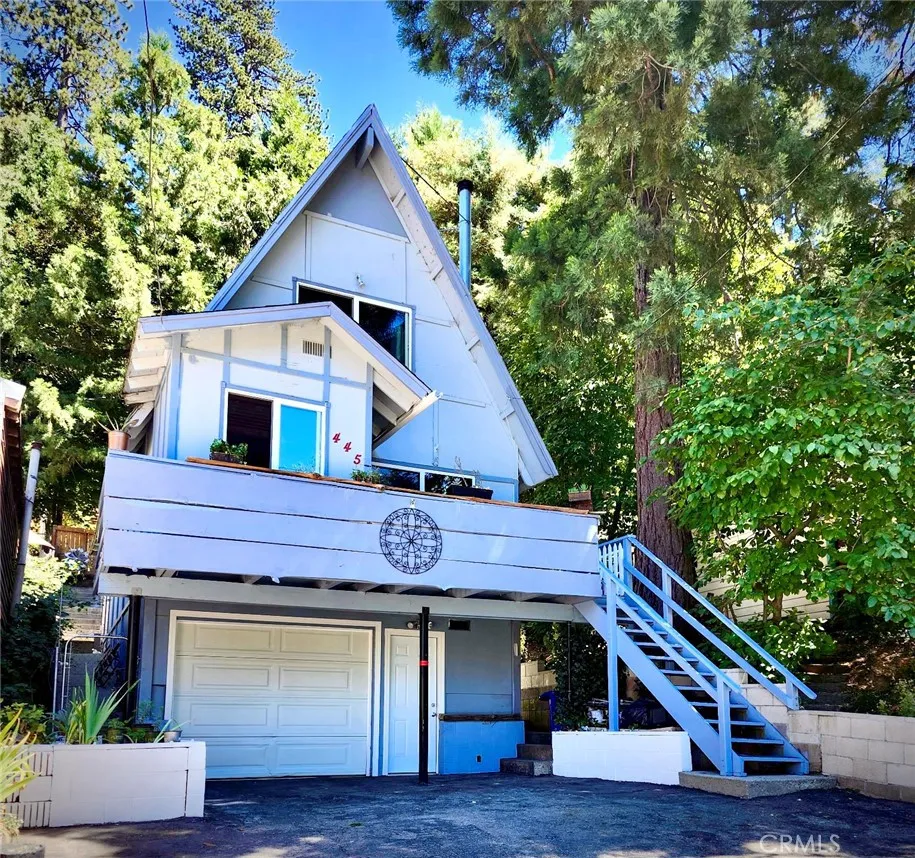 445 Redwood Dr