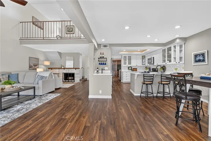 4541 Lyme Bay, Oxnard, California 93035
