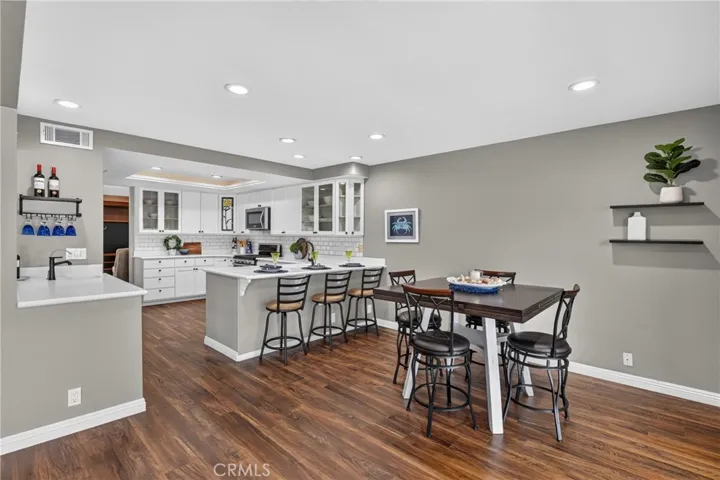 4541 Lyme Bay, Oxnard, California 93035