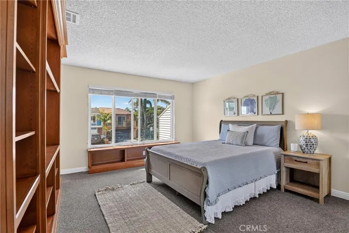 4541 Lyme Bay, Oxnard, California 93035