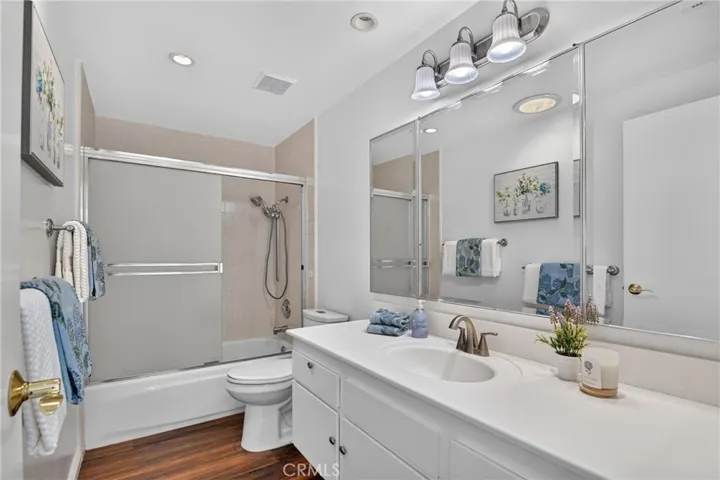 4541 Lyme Bay, Oxnard, California 93035