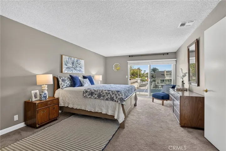 4541 Lyme Bay, Oxnard, California 93035