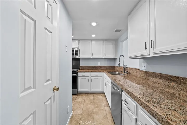 42805 15th W, Lancaster, California 93534