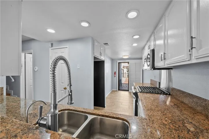 42805 15th W, Lancaster, California 93534