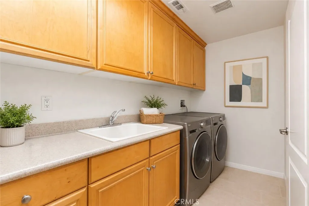 Virtually staged laundry room