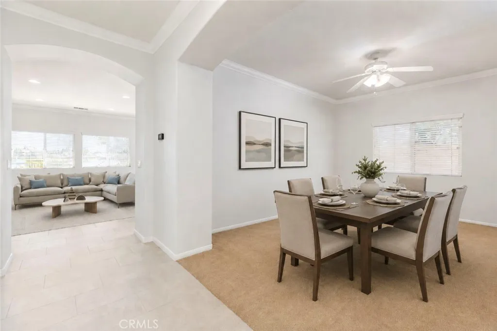 Virtually staged dining room