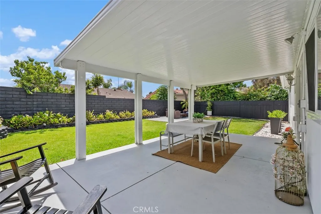 Backyard w/cover patio