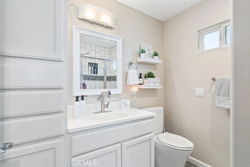 Full Bathroom located in bedroom #3