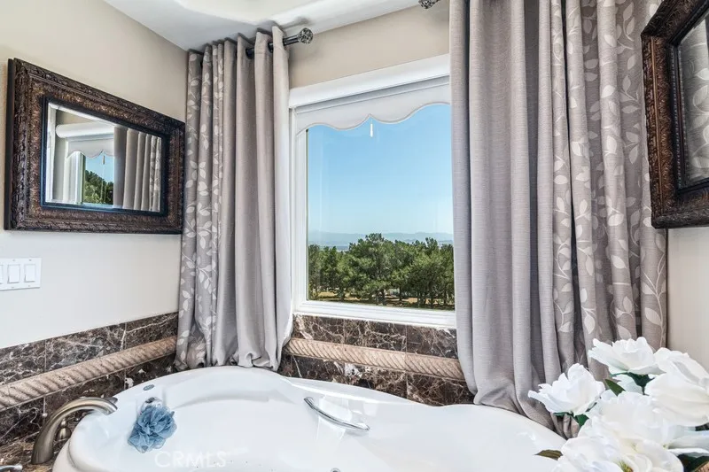 Bathtub with view