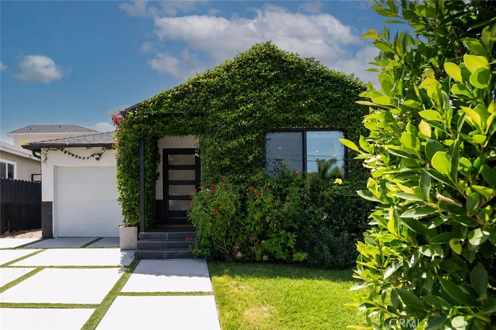Virtually enhanced greenery