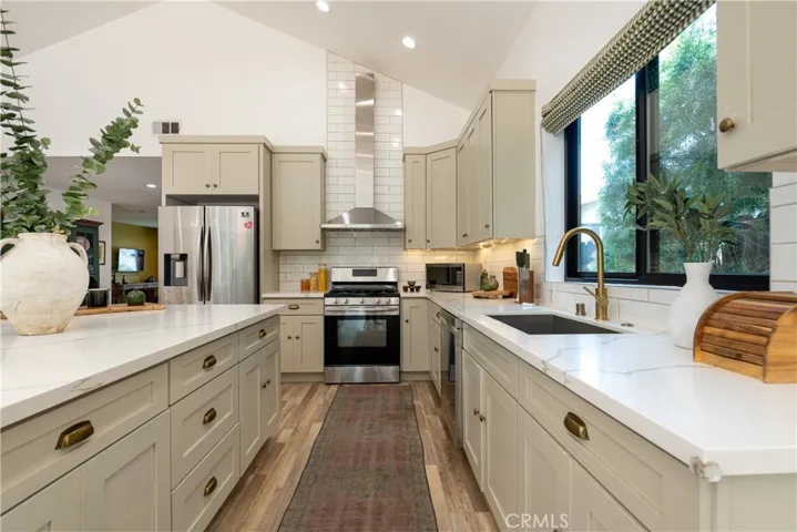 5919 Encino, Encino, California 91316