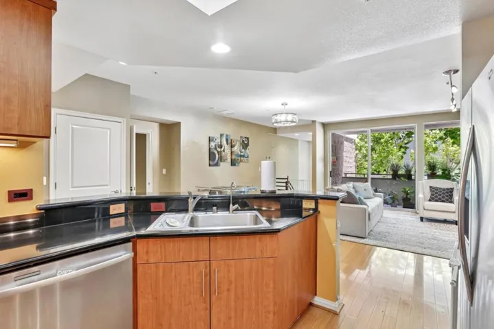 46 W Julian Street 217, San Jose, California 95110