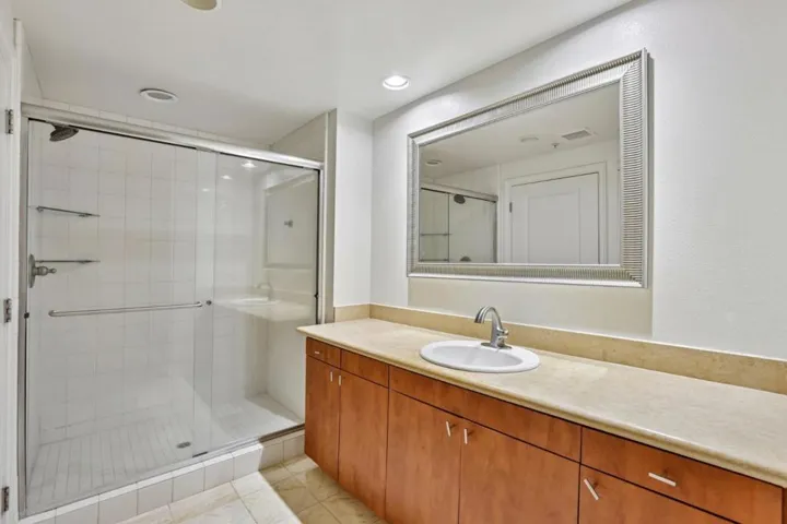 46 W Julian Street 217, San Jose, California 95110
