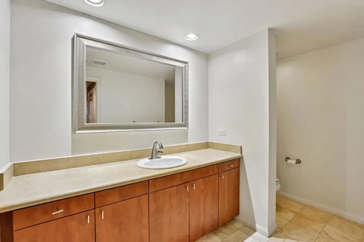 46 W Julian Street 217, San Jose, California 95110